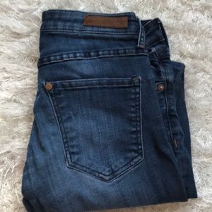 H&M super skinny low waist jeans!